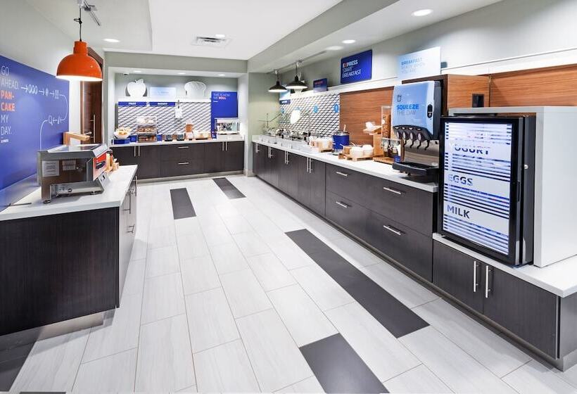 فندق Holiday Inn Express & Suites Denton   Sanger By Ihg