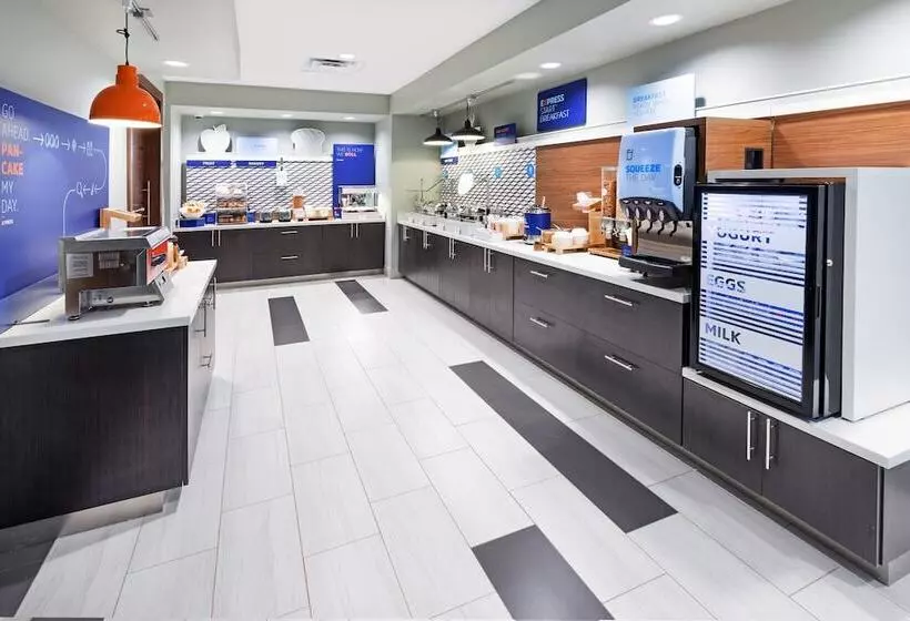 Hotelli Holiday Inn Express & Suites Denton   Sanger By Ihg