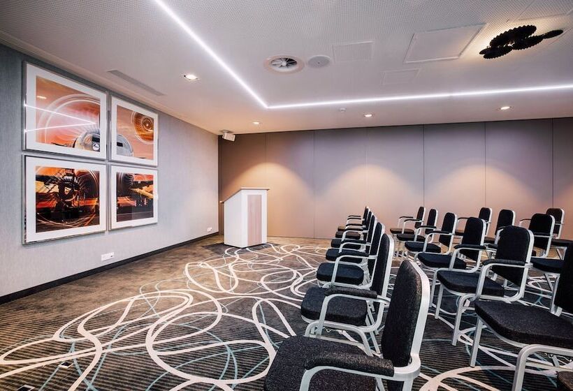 Leonardo Hotel Zurich Airport