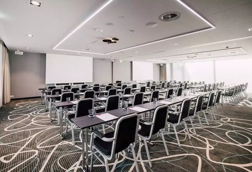 Leonardo Hotel Zurich Airport