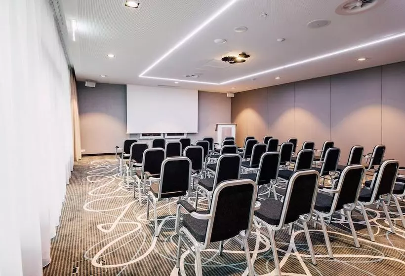 Leonardo Hotel Zurich Airport