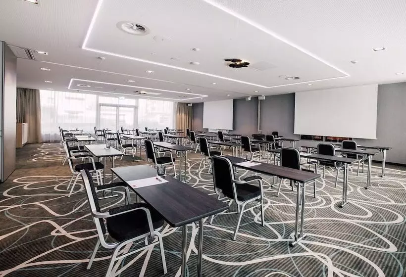 Leonardo Hotel Zurich Airport