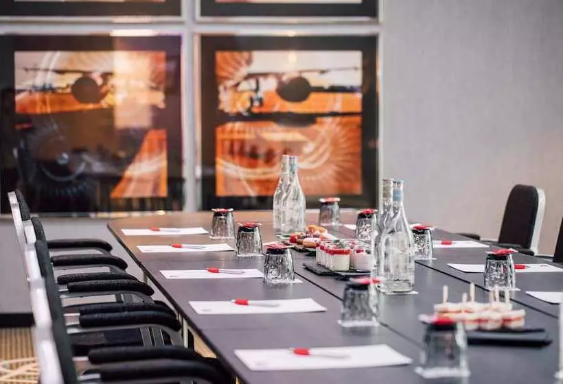 Leonardo Hotel Zurich Airport