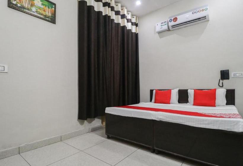 Hotel Oyo 46220  K9 Deluxe