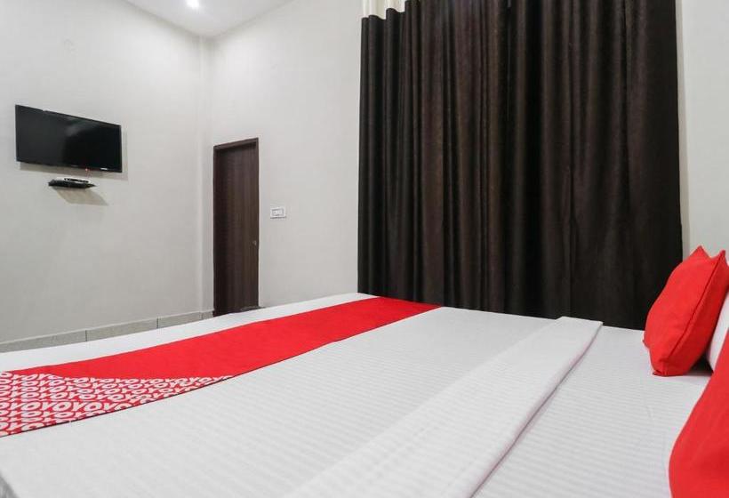 Hotel Oyo 46220  K9 Deluxe