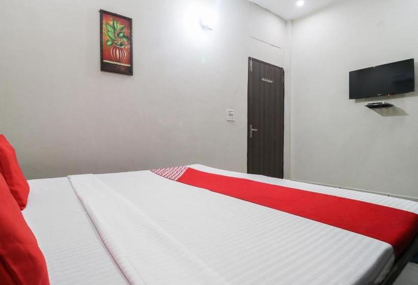 Hotel Oyo 46220  K9 Deluxe