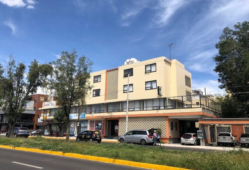 هتل Suites Puebla