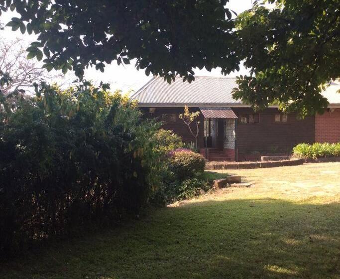 پانسیون Coolwaters Lodge