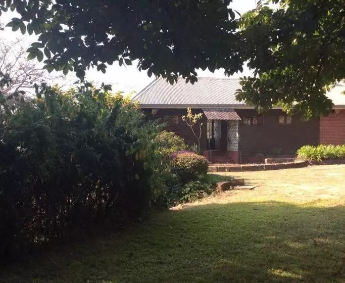 پانسیون Coolwaters Lodge