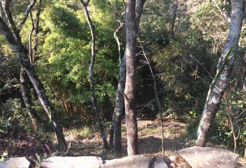 پانسیون Coolwaters Lodge