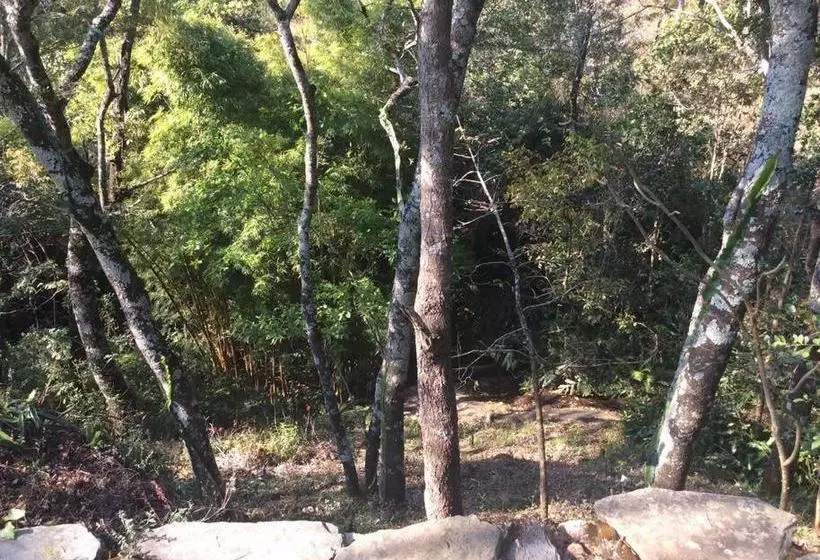 پانسیون Coolwaters Lodge