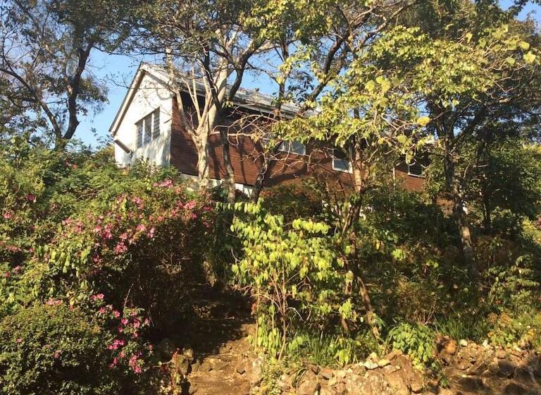 پانسیون Coolwaters Lodge