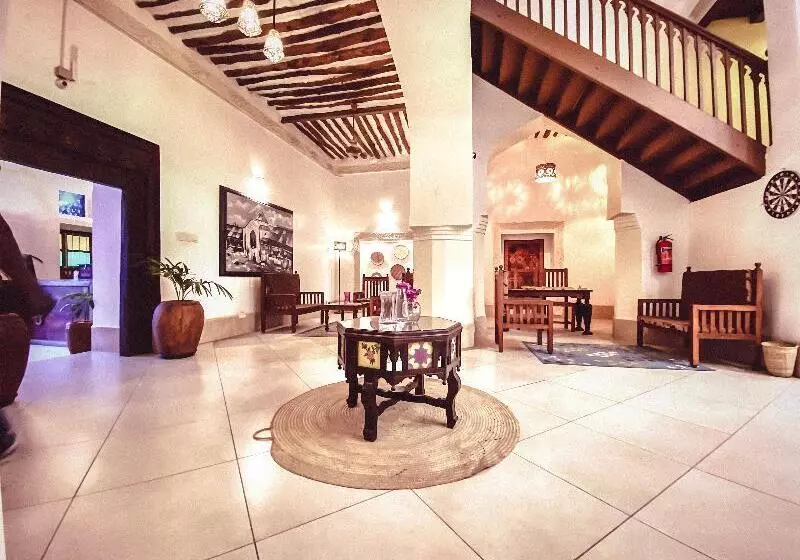 ベッドアンドブレックファースト Smiles Stone Town