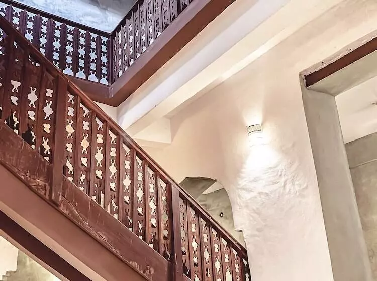 ベッドアンドブレックファースト Smiles Stone Town