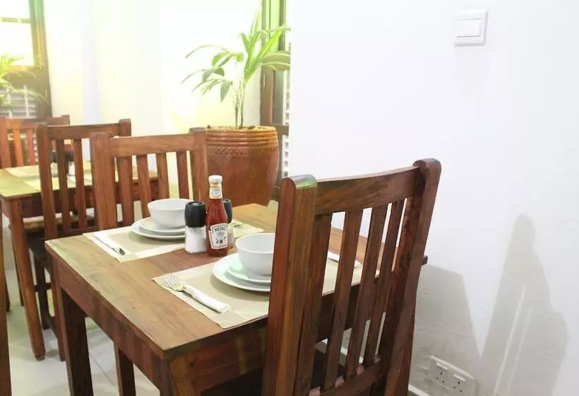 ベッドアンドブレックファースト Smiles Stone Town