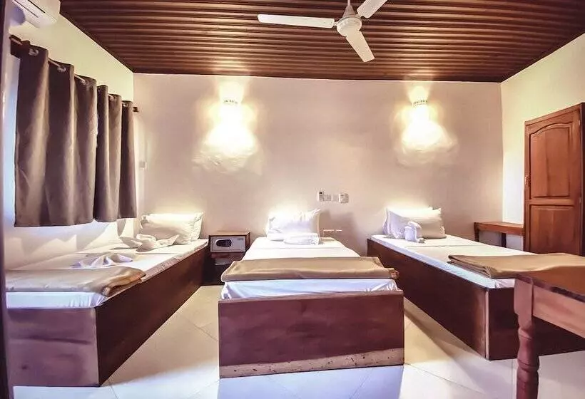 ベッドアンドブレックファースト Smiles Stone Town