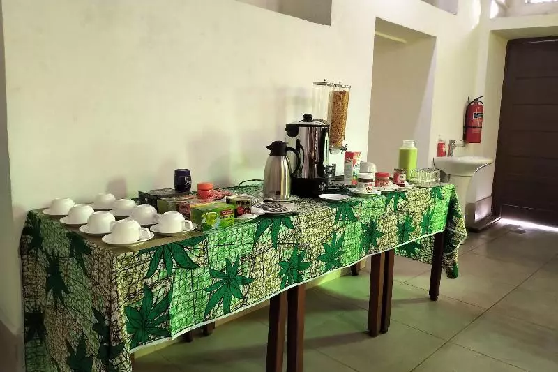 ベッドアンドブレックファースト Smiles Stone Town