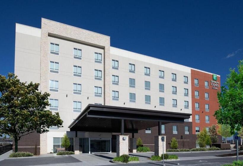 فندق Holiday Inn Express & Suites   Nashville Metrocenter Downtown, An Ihg