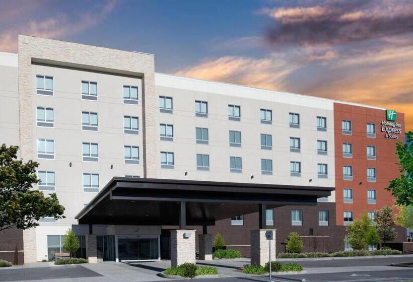 فندق Holiday Inn Express & Suites   Nashville Metrocenter Downtown, An Ihg