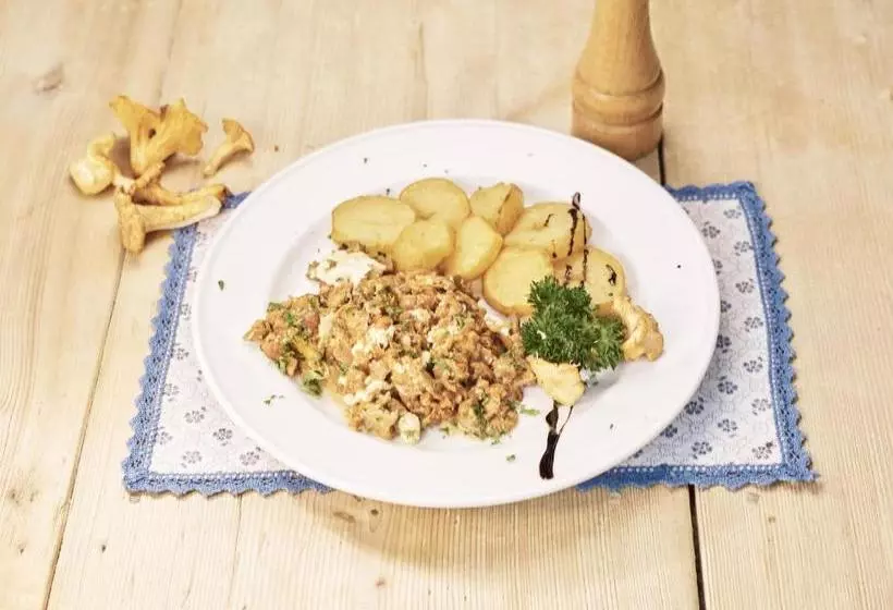 Hotelli Post Mauterndorf Og