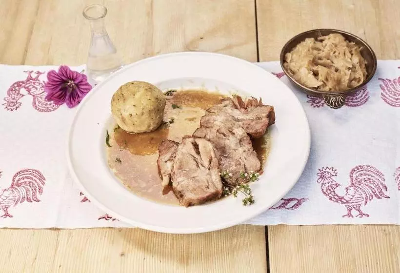 Hotelli Post Mauterndorf Og