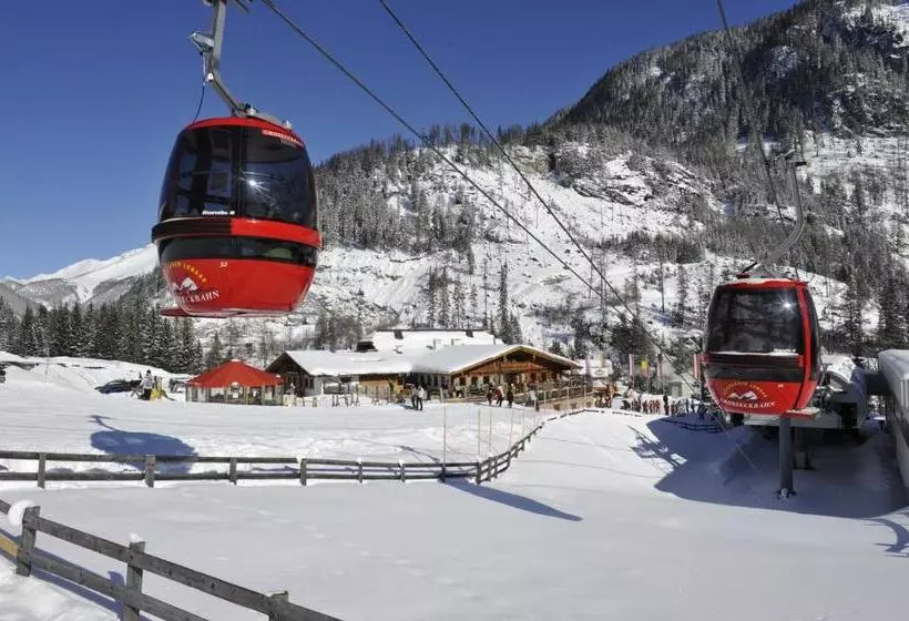 Hotelli Post Mauterndorf Og