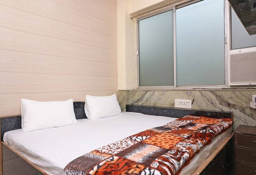 هتل Spot On 43881 New Era Guest House