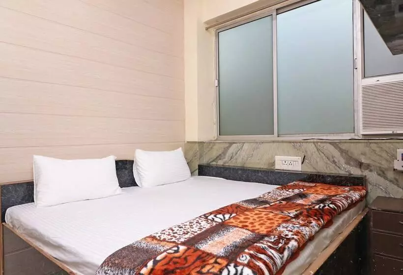 هتل Spot On 43881 New Era Guest House