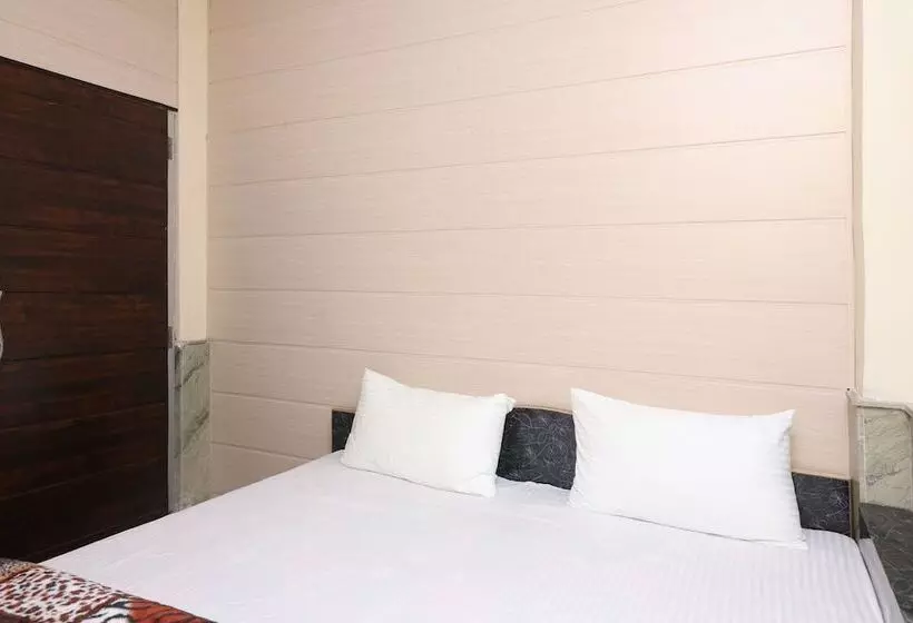 هتل Spot On 43881 New Era Guest House