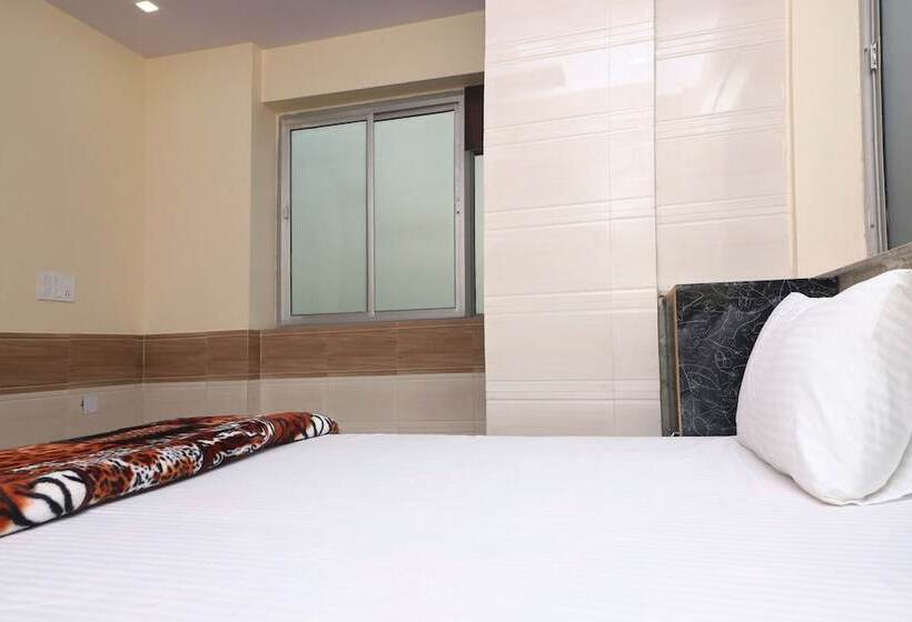 هتل Spot On 43881 New Era Guest House