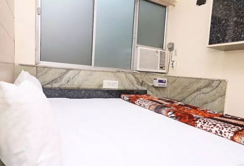 هتل Spot On 43881 New Era Guest House