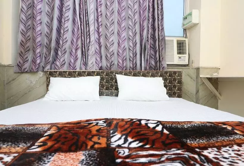 هتل Spot On 43881 New Era Guest House