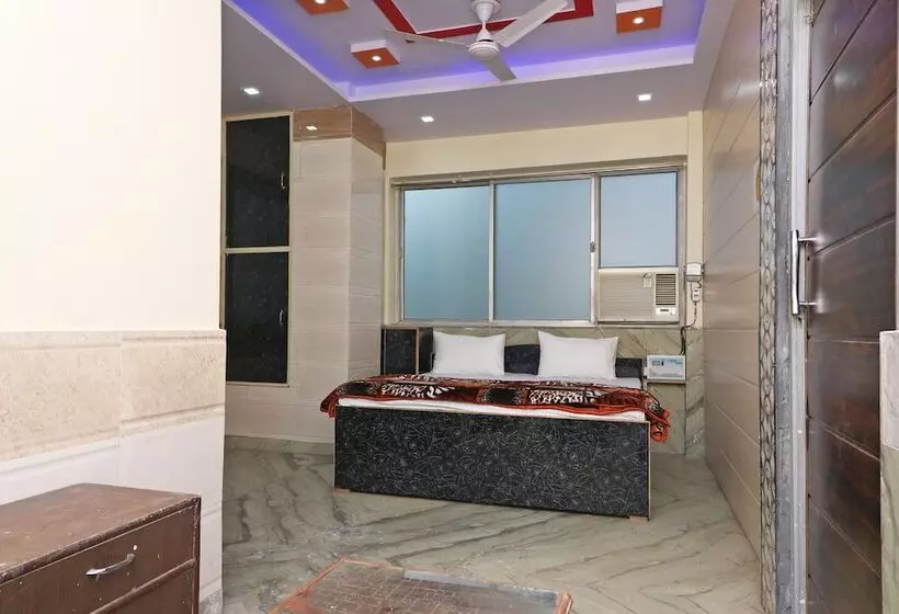 هتل Spot On 43881 New Era Guest House