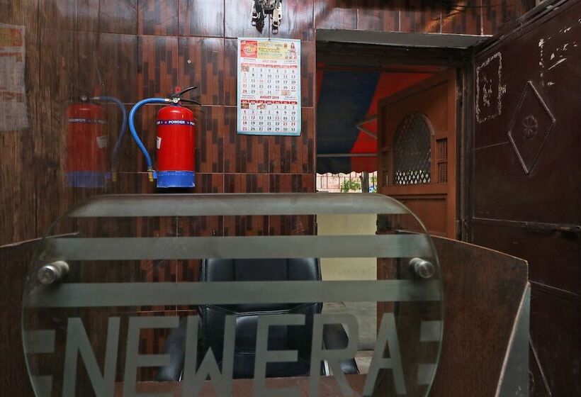 هتل Spot On 43881 New Era Guest House