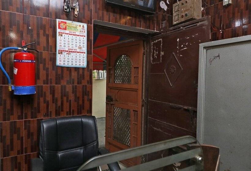 هتل Spot On 43881 New Era Guest House