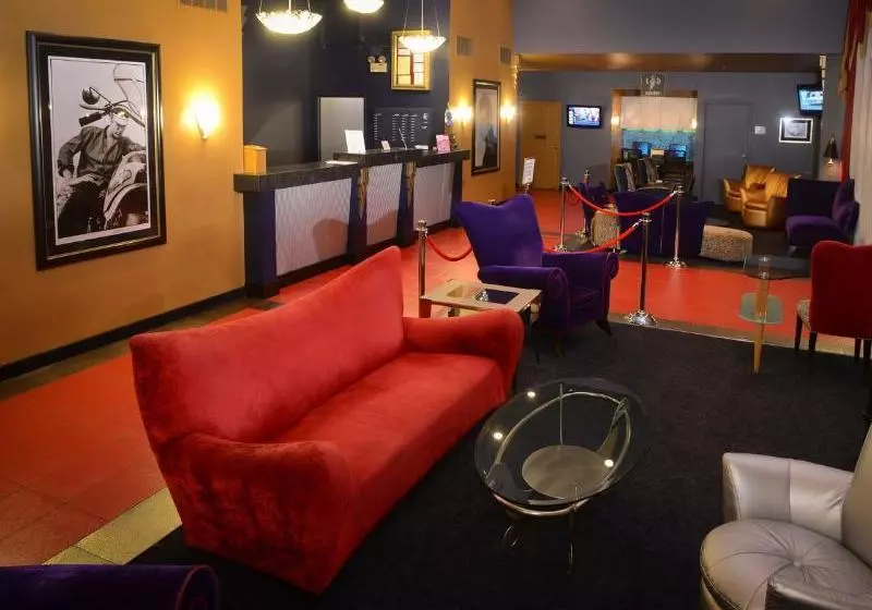 Elvis Presley S Heartbreak Hotel