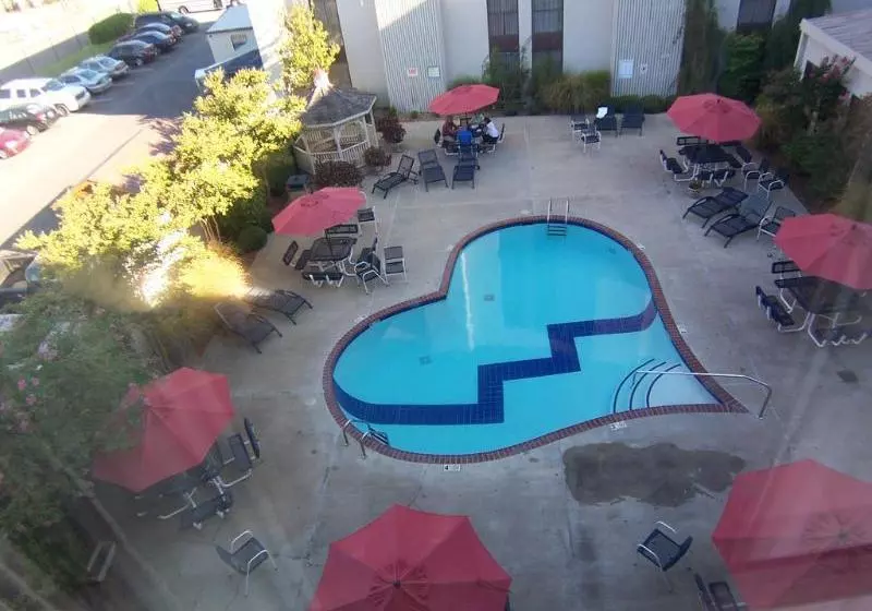 Elvis Presley S Heartbreak Hotel