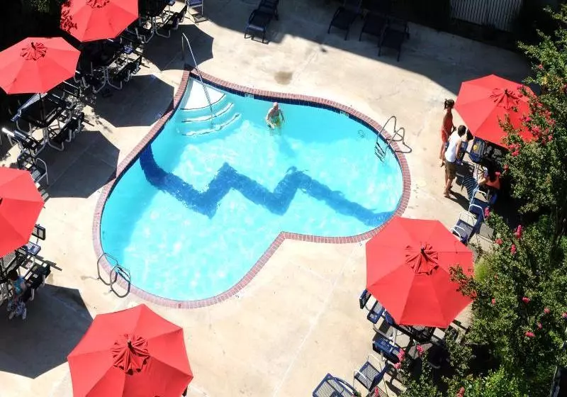 Elvis Presley S Heartbreak Hotel