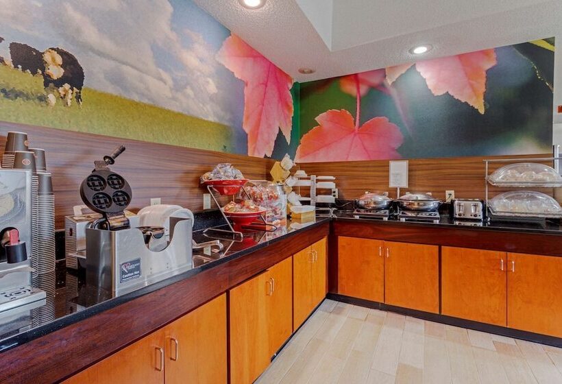 Hotel Comfort Inn & Suites