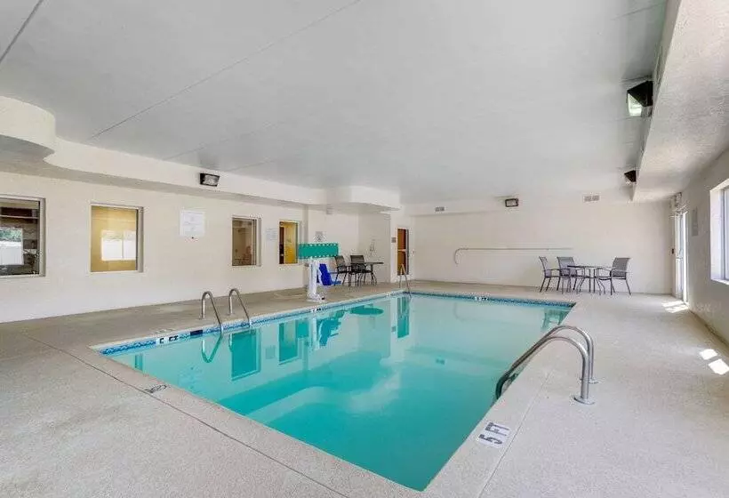 酒店 Comfort Inn & Suites