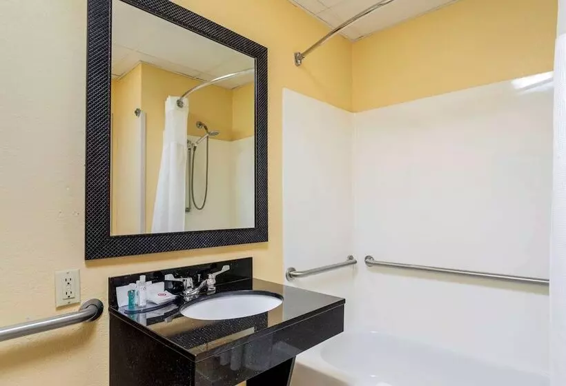 酒店 Comfort Inn & Suites