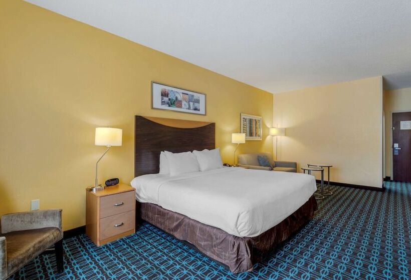 Hotel Comfort Inn & Suites