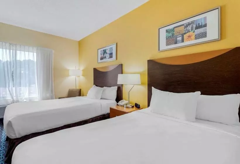 酒店 Comfort Inn & Suites