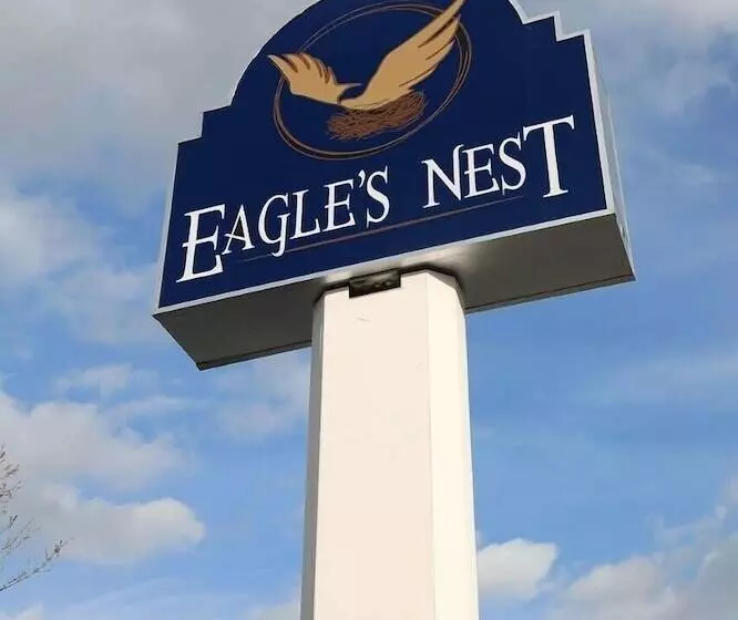 호텔 Eagles Nest Inn