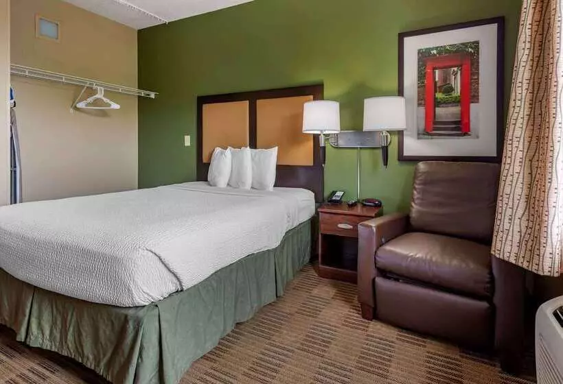 בית מלון כפרי Extended Stay America Suites Edison Raritan Center