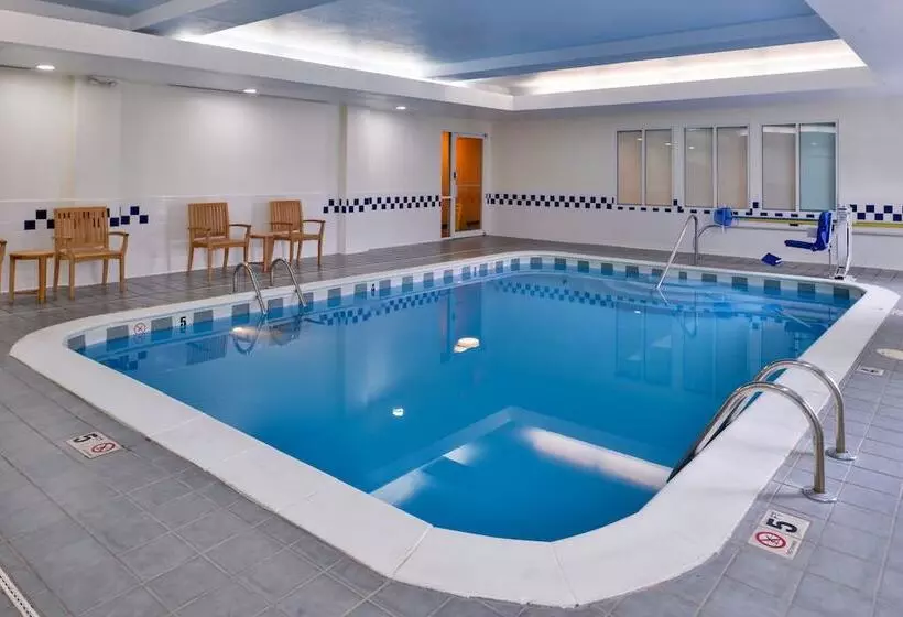 Отель Fairfield Inn & Suites Hattiesburg / University