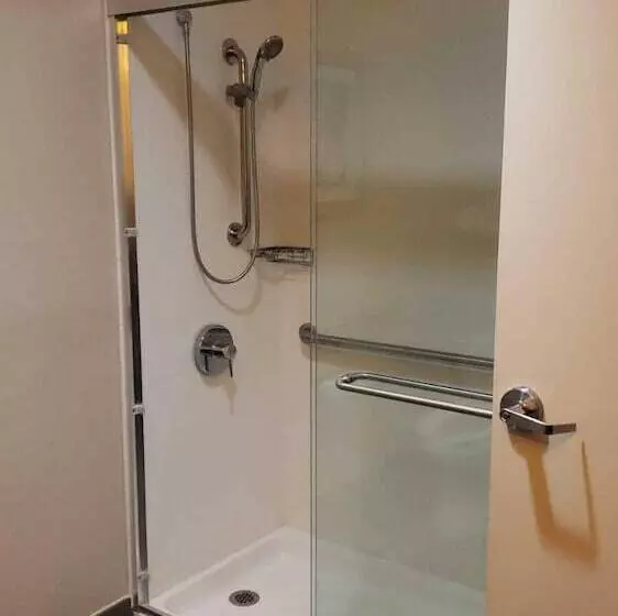 Отель Fairfield Inn & Suites Hattiesburg / University