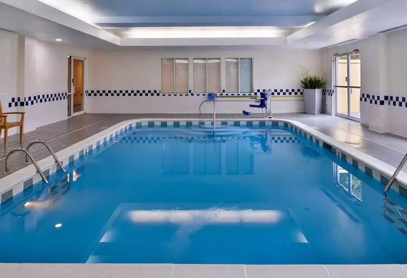 Отель Fairfield Inn & Suites Hattiesburg / University