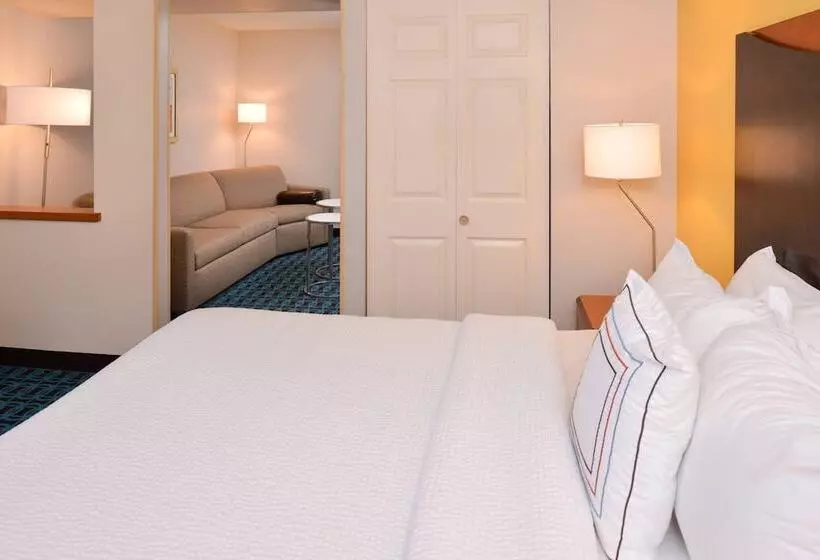 Отель Fairfield Inn & Suites Hattiesburg / University