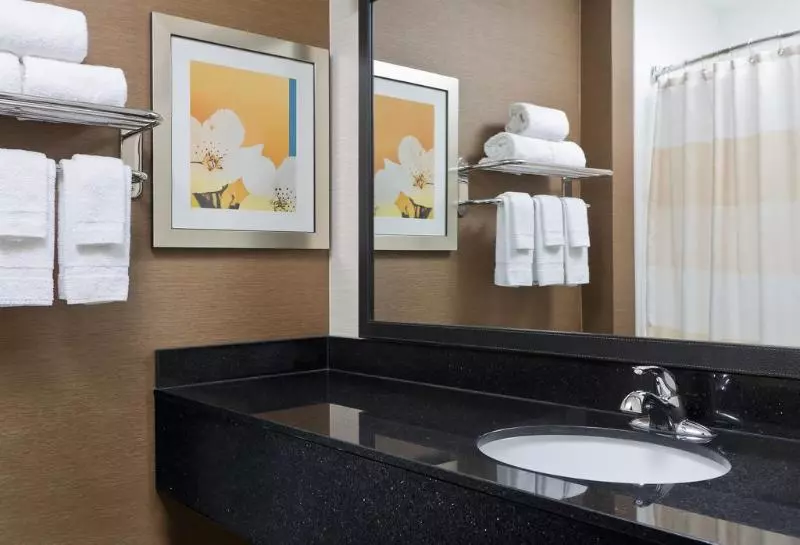 호텔 Fairfield Inn & Suites Lexington Keeneland Airport